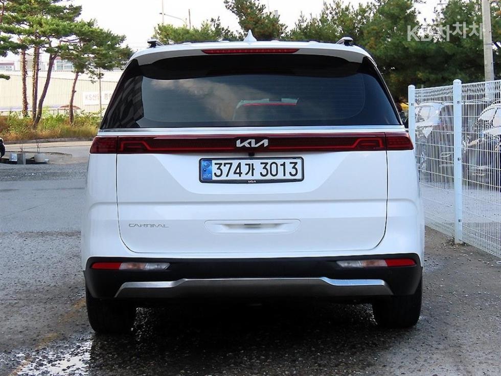 Kia Carnival SIGNATURE — фото 4