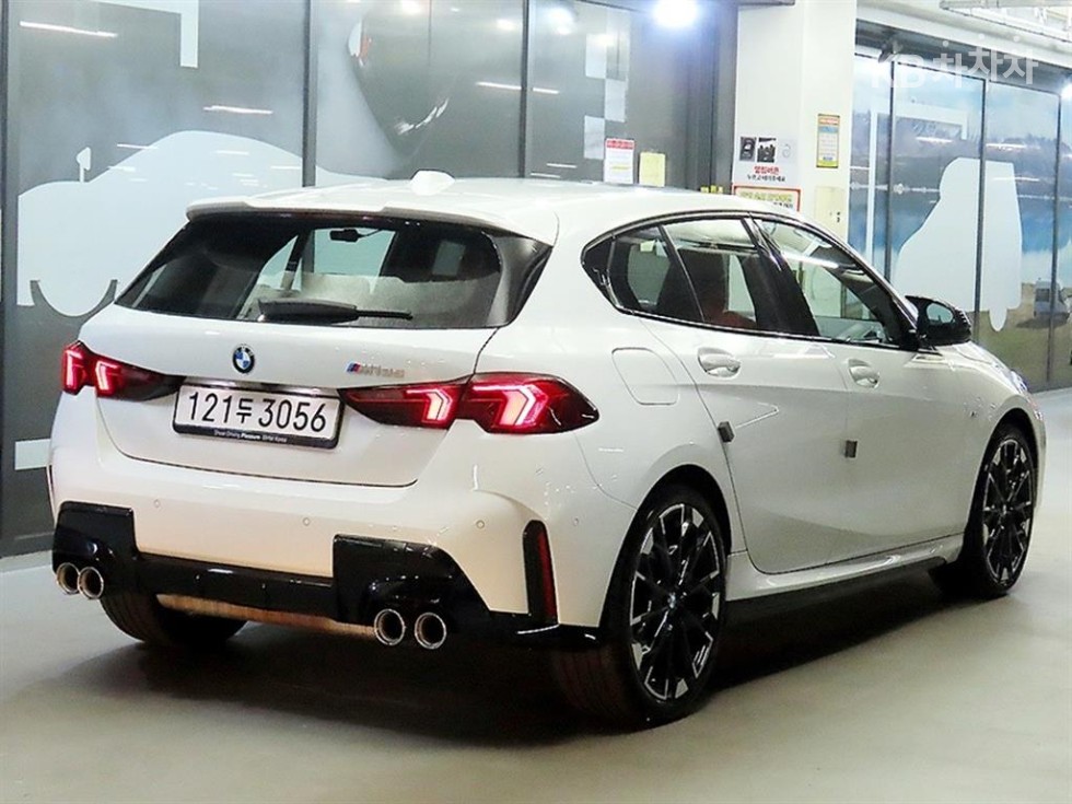 BMW 1 Series BASE MODEL — фото 4