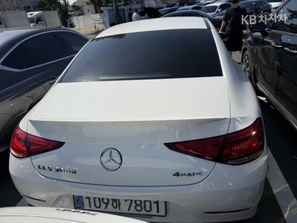 Mercedes-Benz CLS-Class BASE MODEL — фото 3