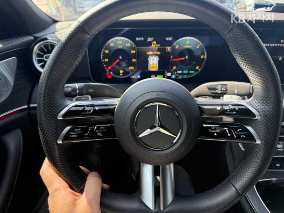 Mercedes-Benz CLS-Class BASE MODEL — фото 4