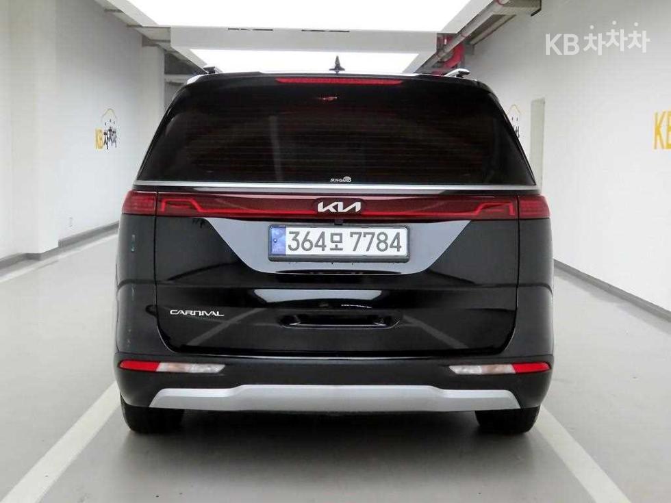 Kia Carnival PRESTIGE — фото 3