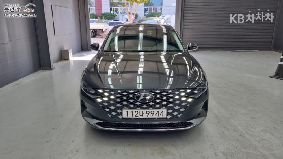 Hyundai Grandeur Premium Choice — фото 3
