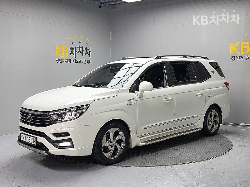 KG Mobility Korando 9-Seater — фото 1