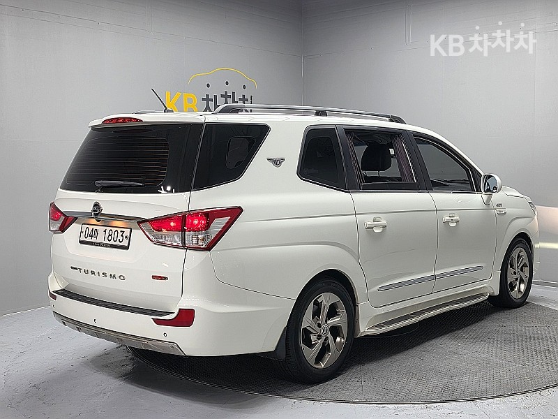 KG Mobility Korando 9-Seater — фото 3