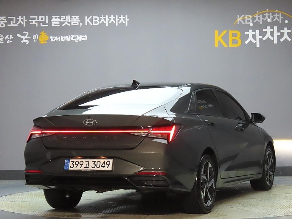 Hyundai Avante — фото 2