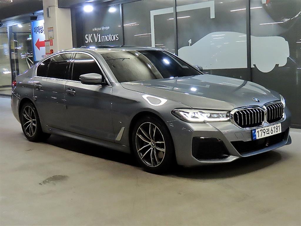 BMW 5 Series M Sport — фото 1