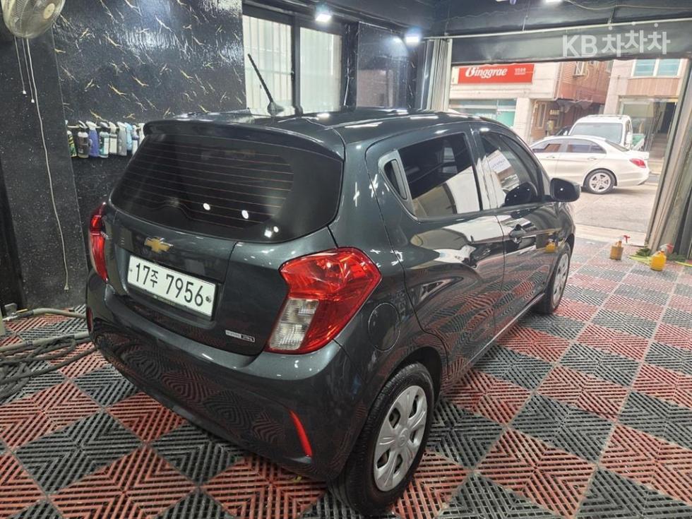 GM Korea Chevrolet Spark BASE MODEL — фото 4