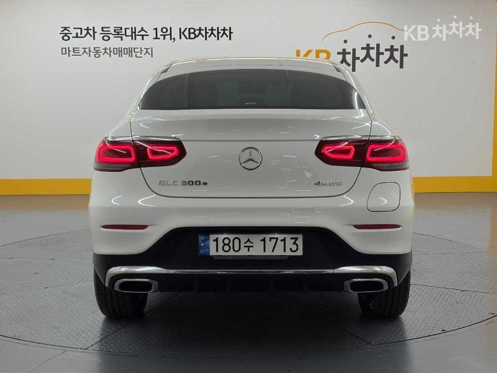 Mercedes-Benz GLC-Class BASE MODEL — фото 3