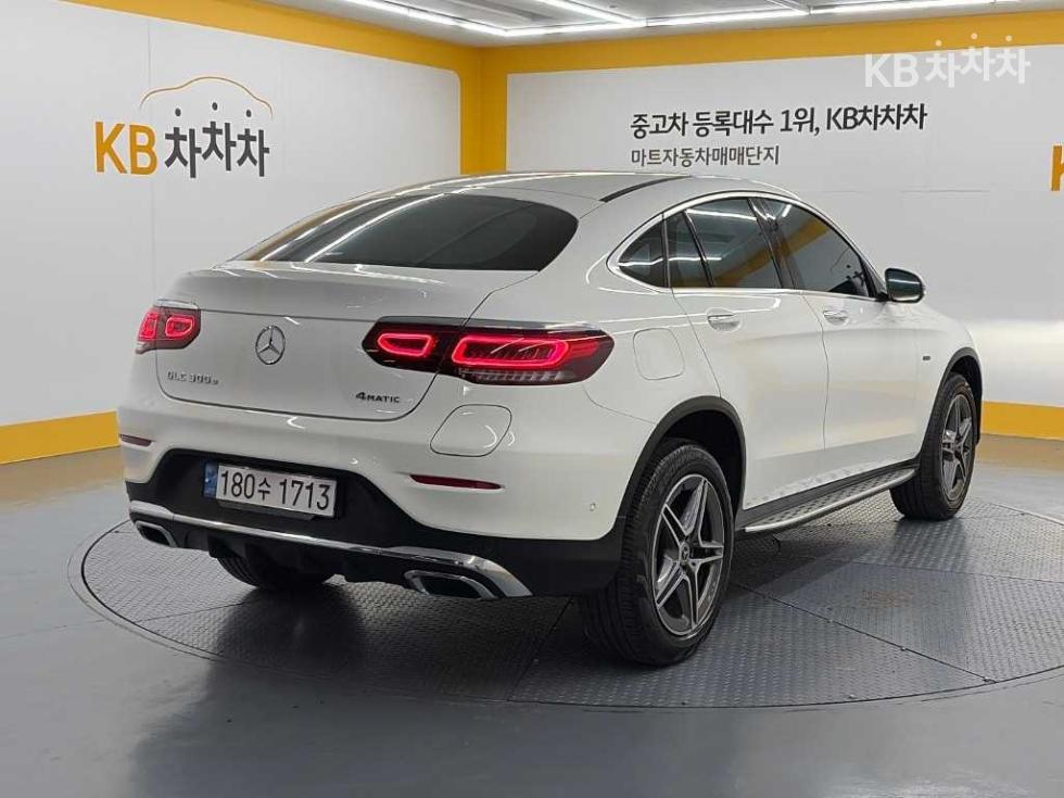 Mercedes-Benz GLC-Class BASE MODEL — фото 4
