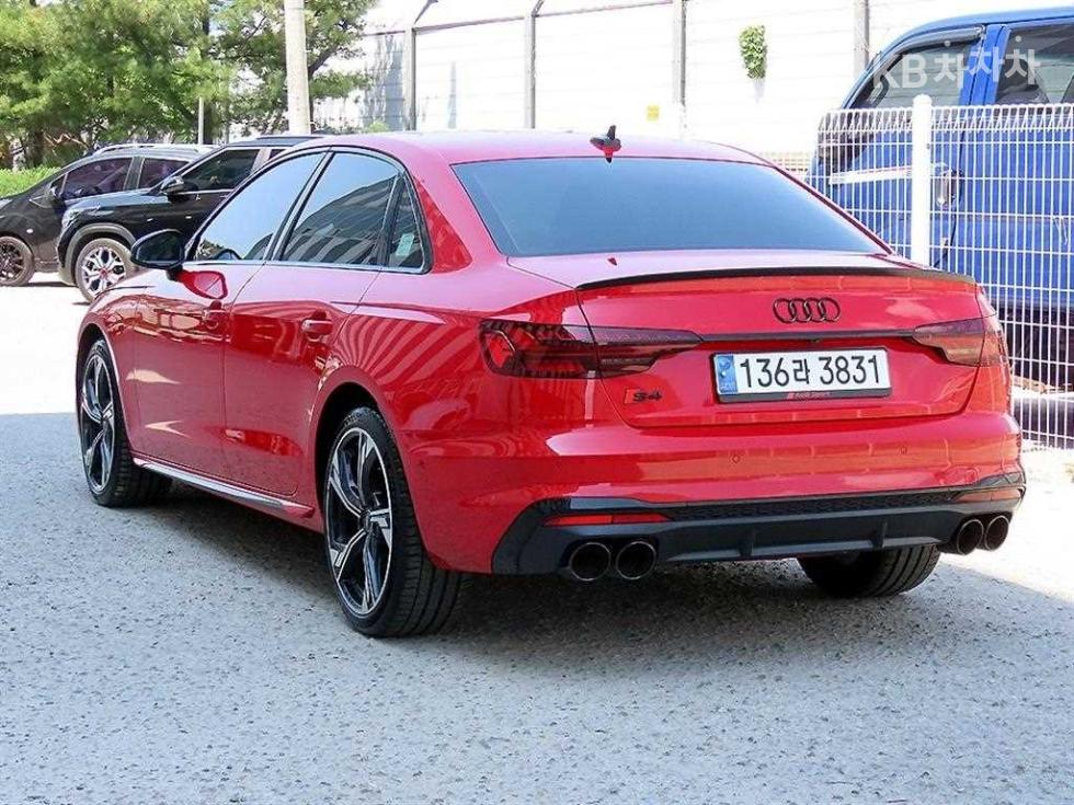 Audi S4 BASE MODEL — фото 3