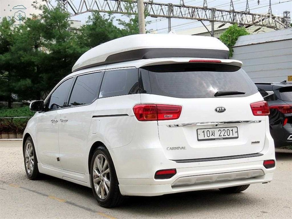 Kia Carnival Noblesse Special — фото 3