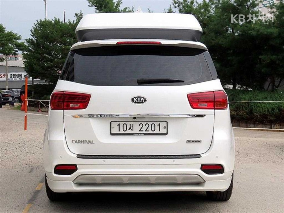 Kia Carnival Noblesse Special — фото 2