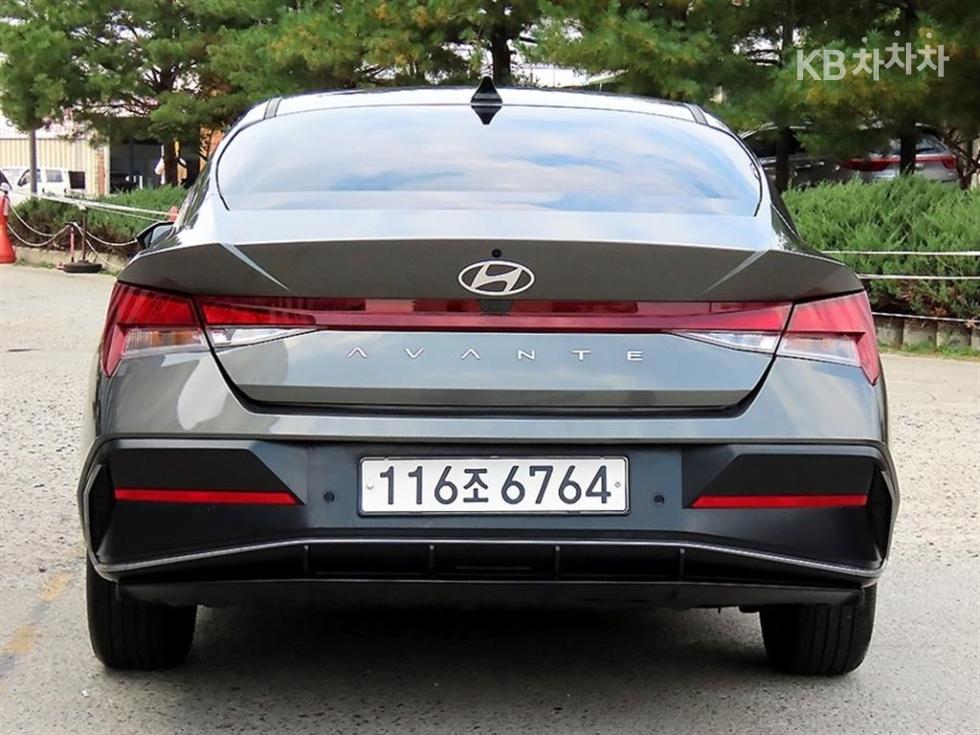 Hyundai Avante — фото 4