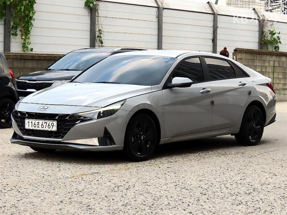 Hyundai Avante — фото 2