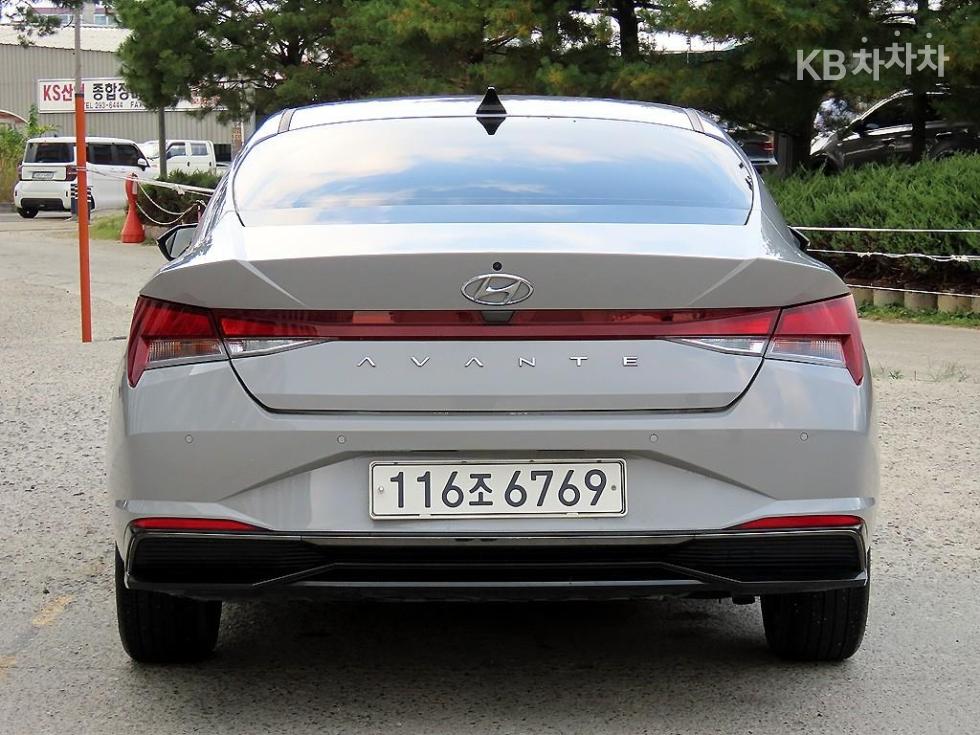 Hyundai Avante — фото 4