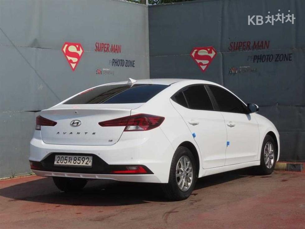 Hyundai Avante Smart — фото 3