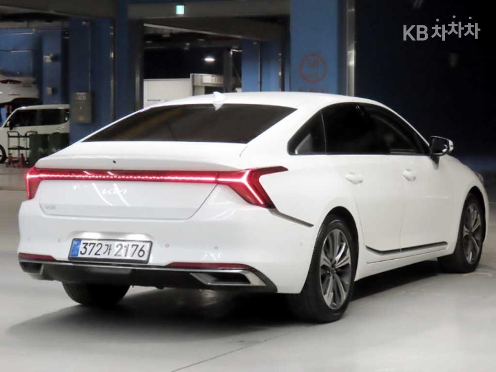 Kia K8 — miniaturë 4