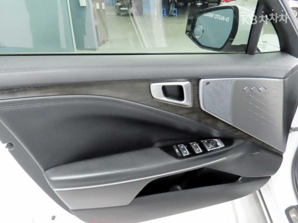 Kia K8 — miniaturë 13