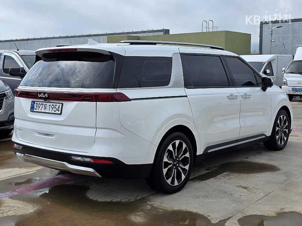 Kia Carnival SIGNATURE — фото 4