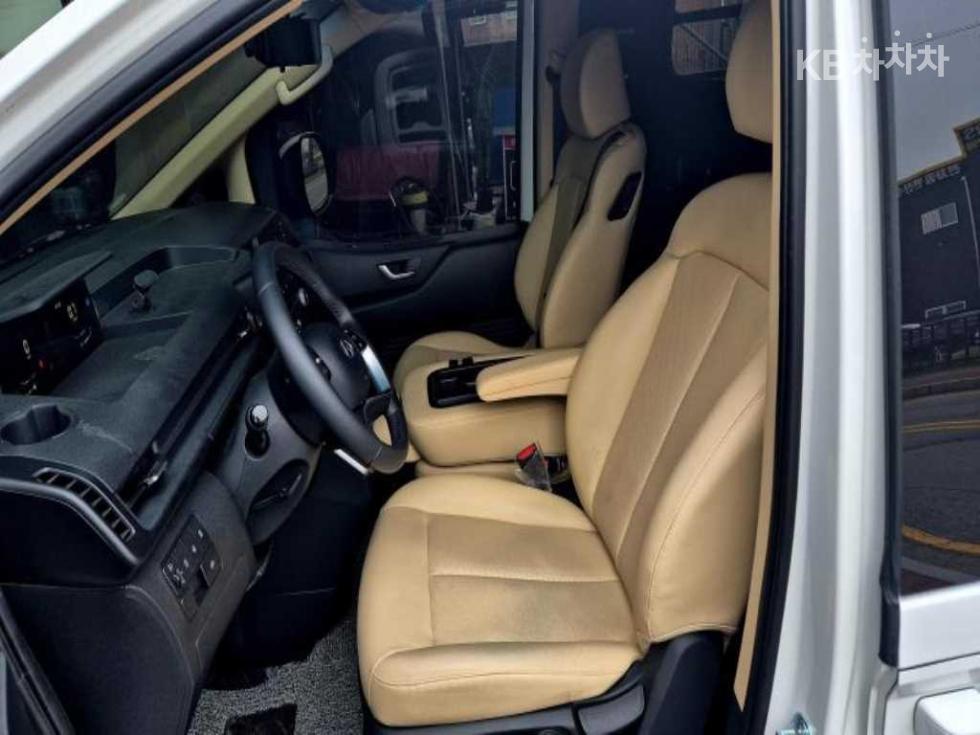 Hyundai Staria — фото 2
