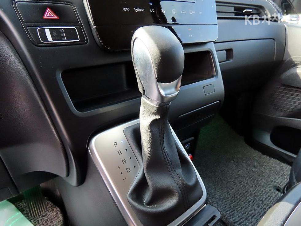 Hyundai Staria — miniaturë 12
