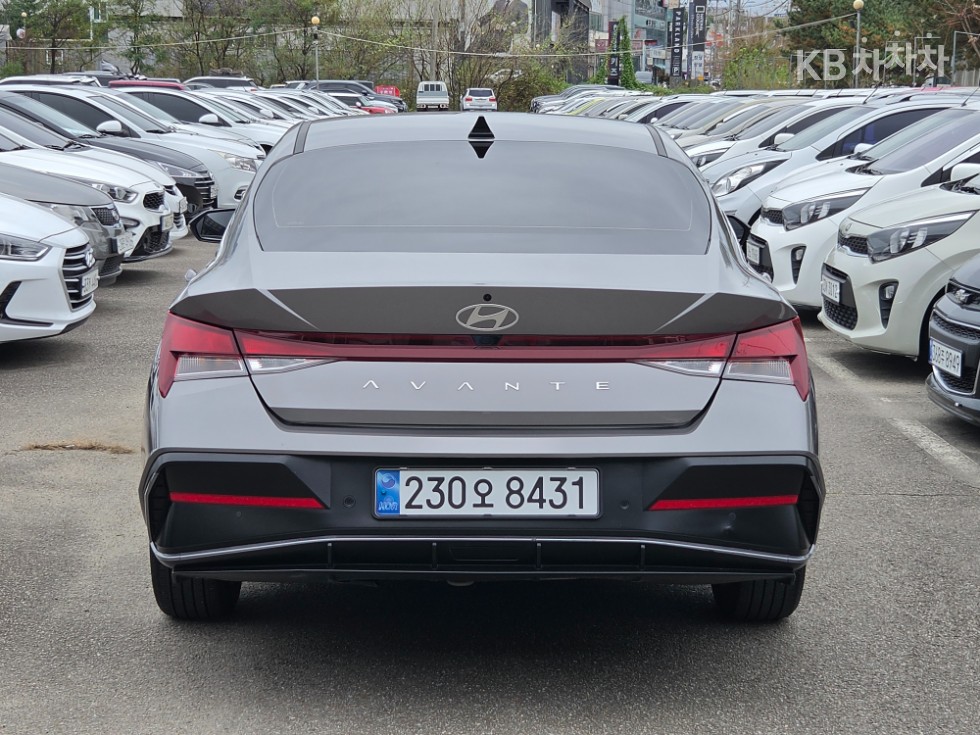 Hyundai Avante — фото 3
