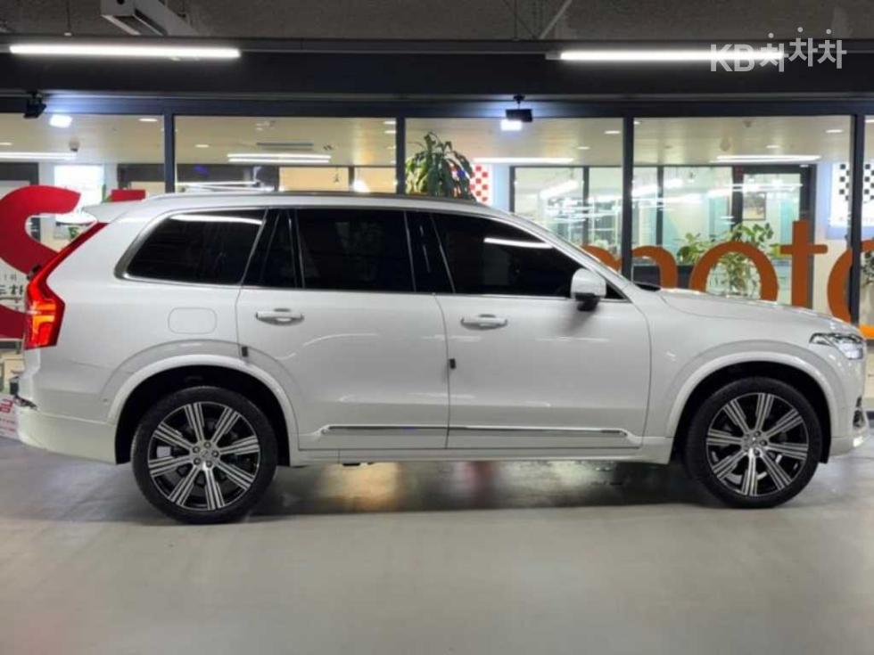 Volvo XC90 Ultimate Bright — фото 3