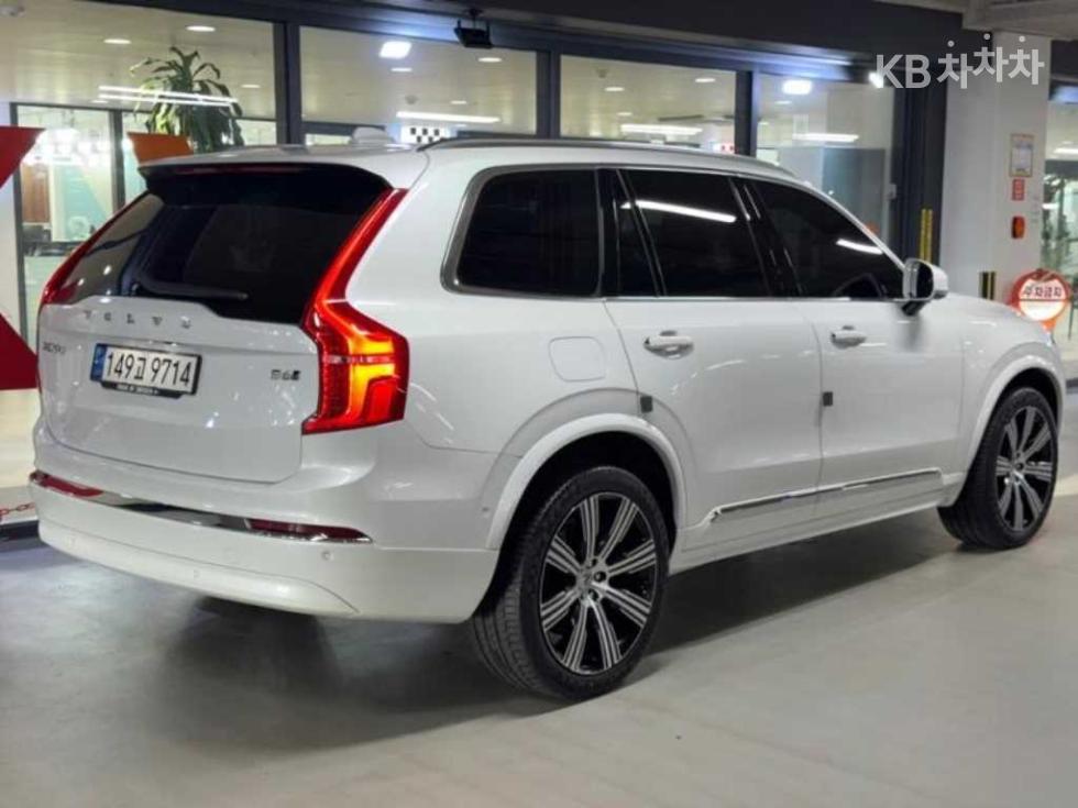 Volvo XC90 Ultimate Bright — фото 4