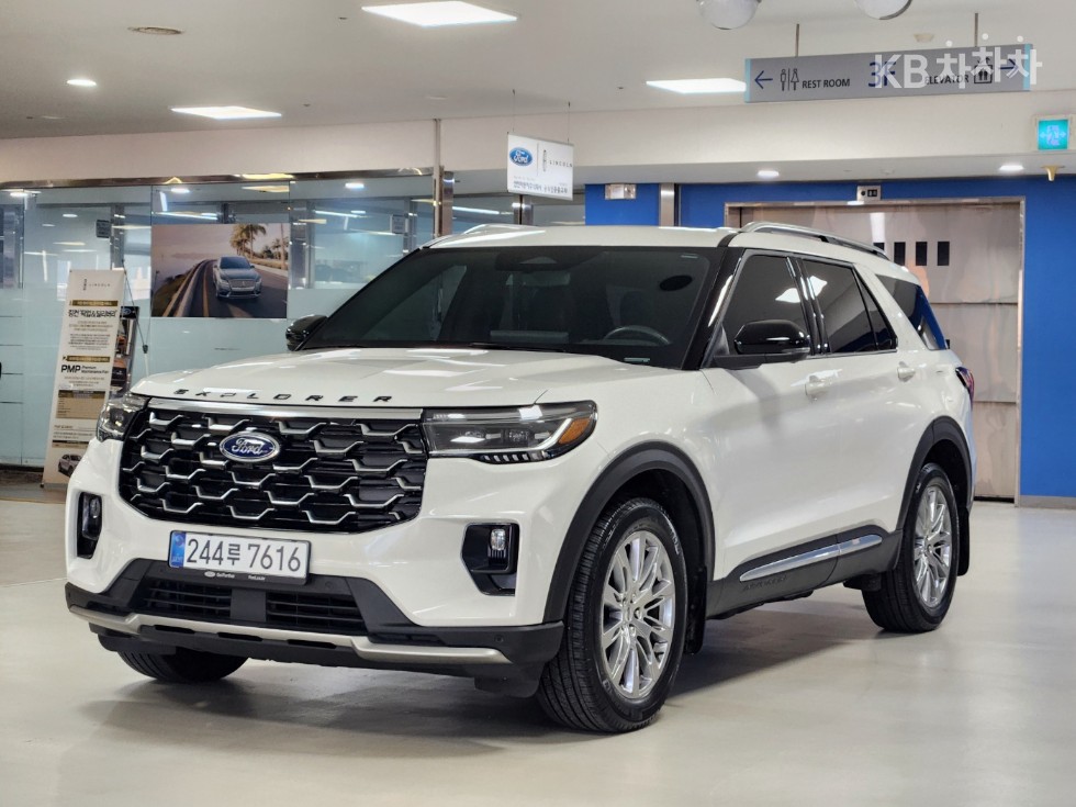 Ford Explorer Platinum — фото 2