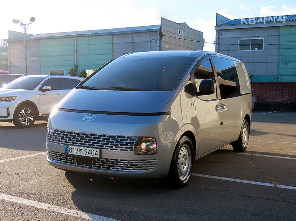 Hyundai Staria Smart — фото 1