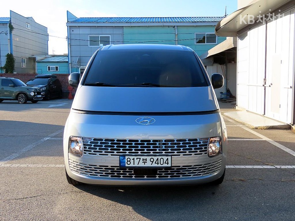 Hyundai Staria Smart — фото 2