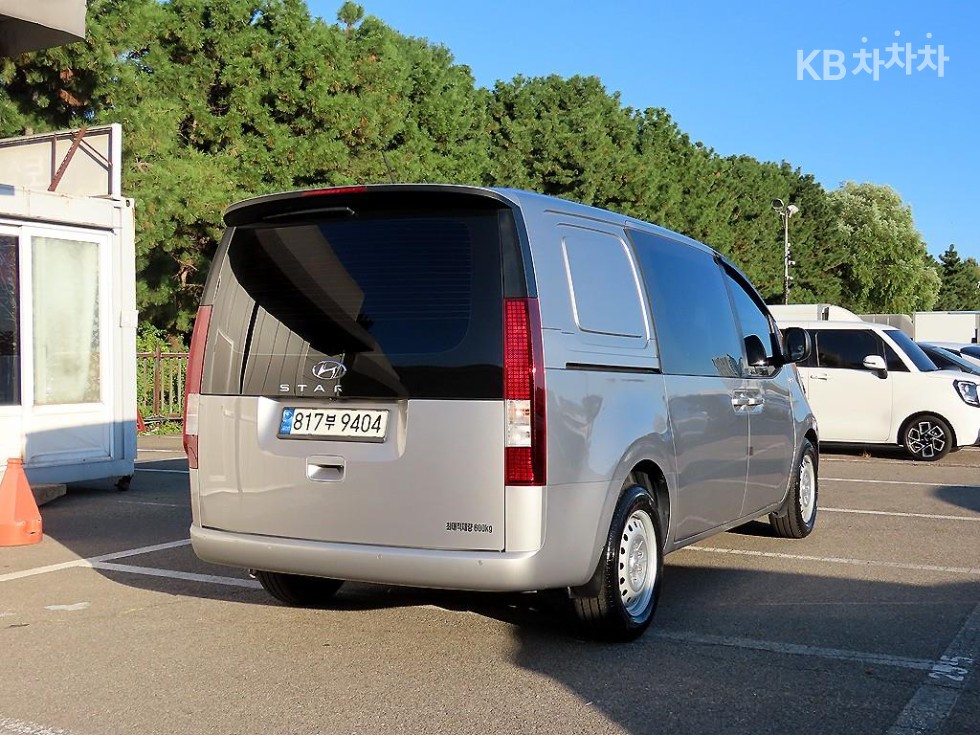 Hyundai Staria Smart — фото 4