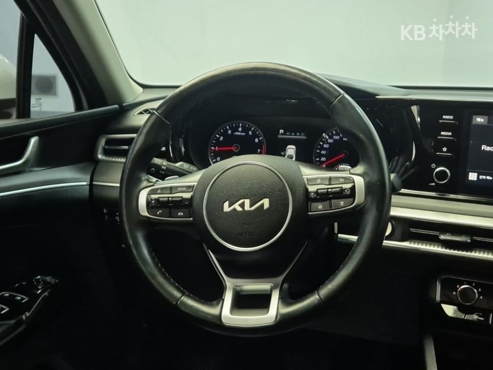 Kia K5 — miniaturë 9
