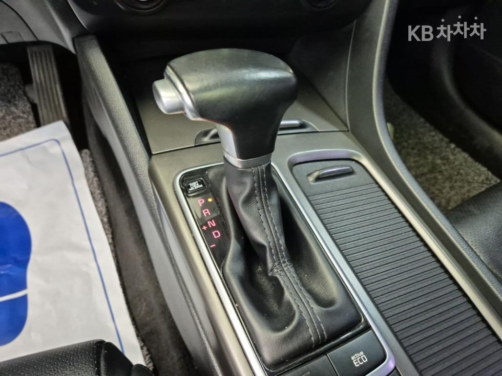 Kia K5 — miniaturë 8