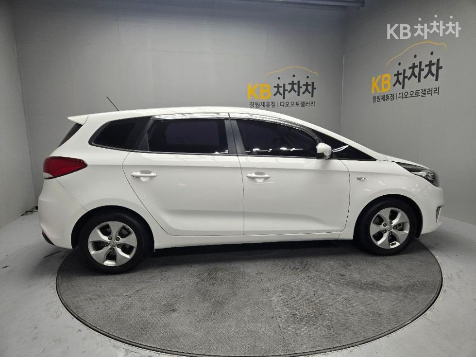 Kia Carens — miniaturë 4