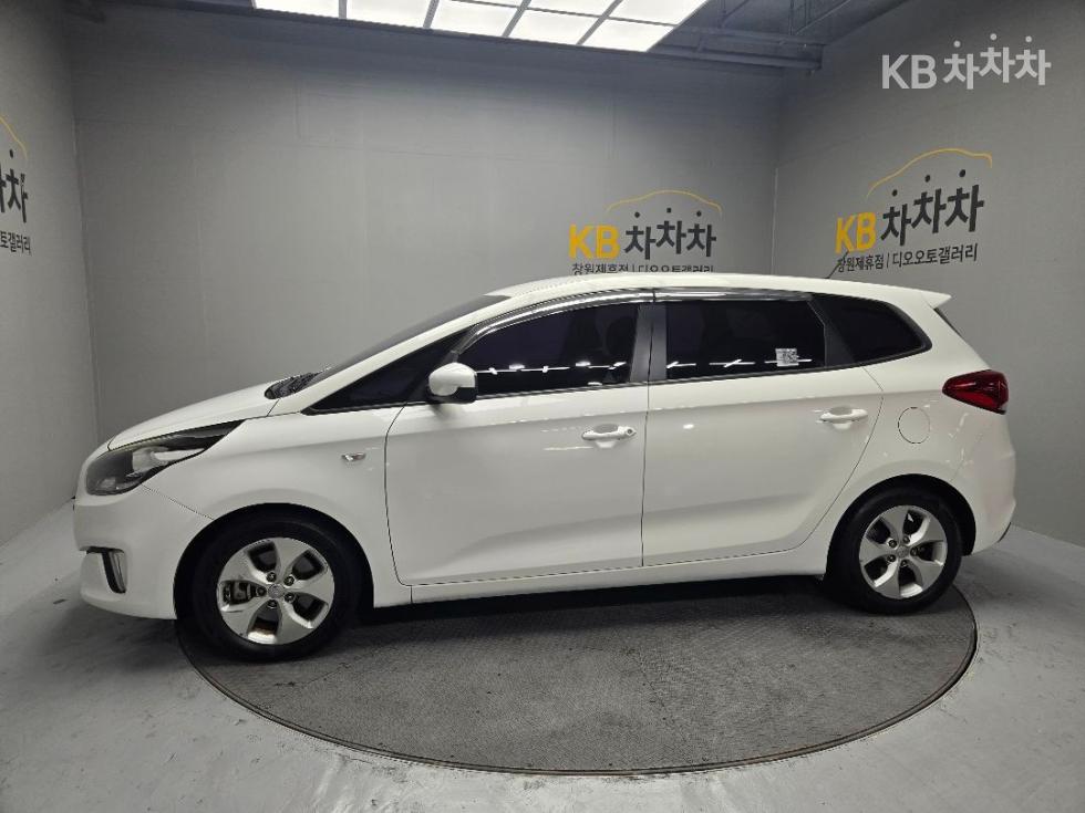 Kia Carens — miniaturë 5