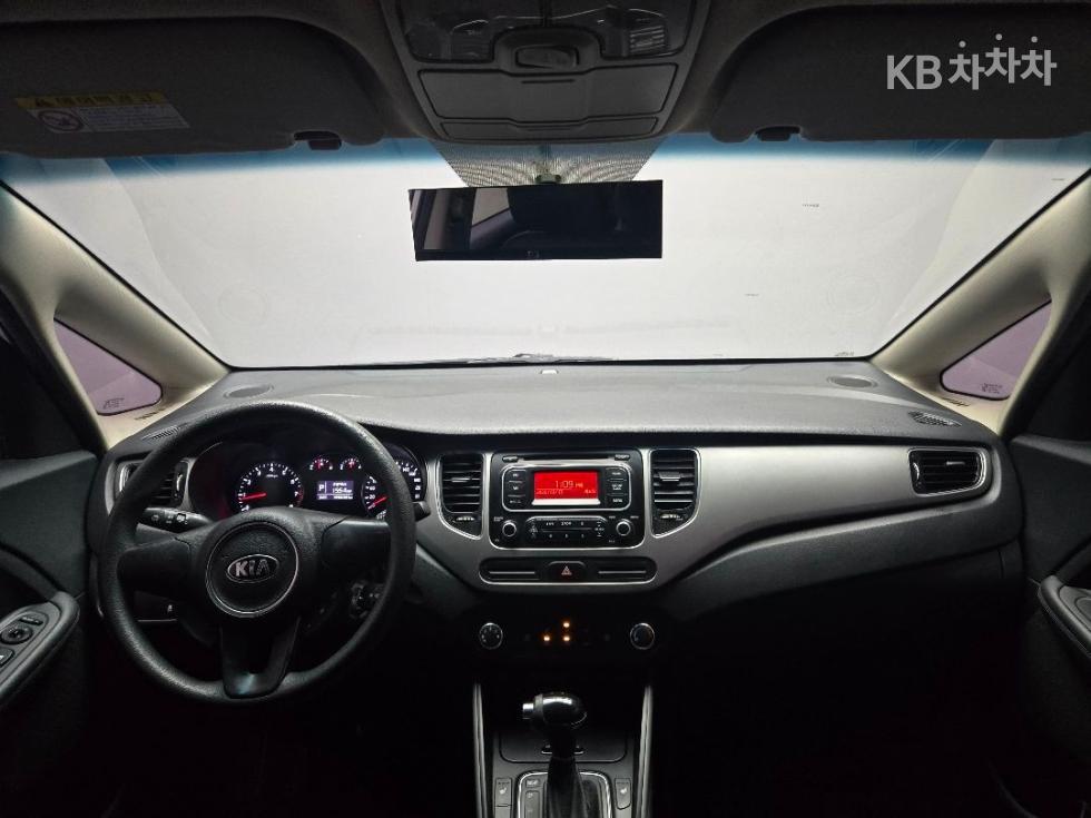 Kia Carens — miniaturë 9