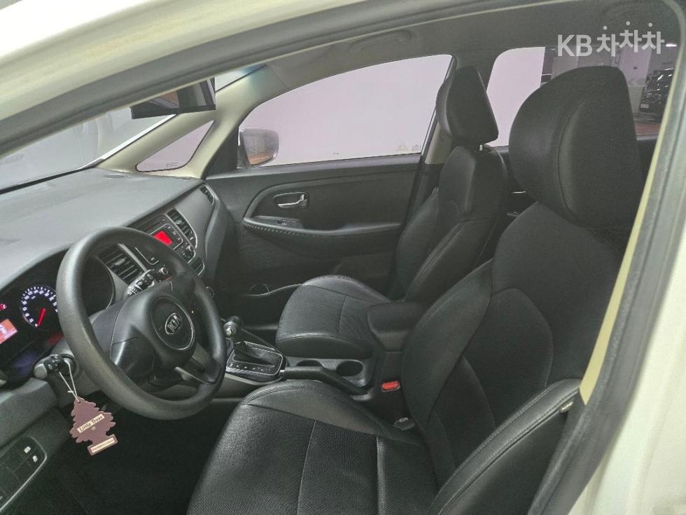Kia Carens — miniaturë 10