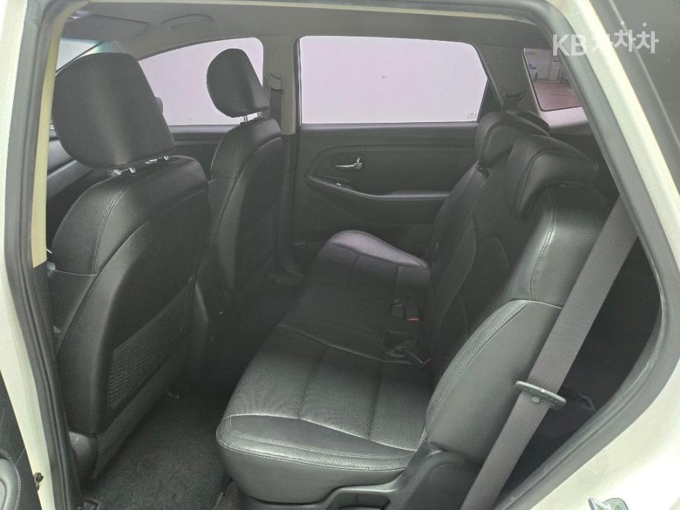 Kia Carens — miniaturë 11
