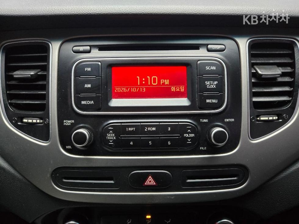 Kia Carens — miniaturë 15