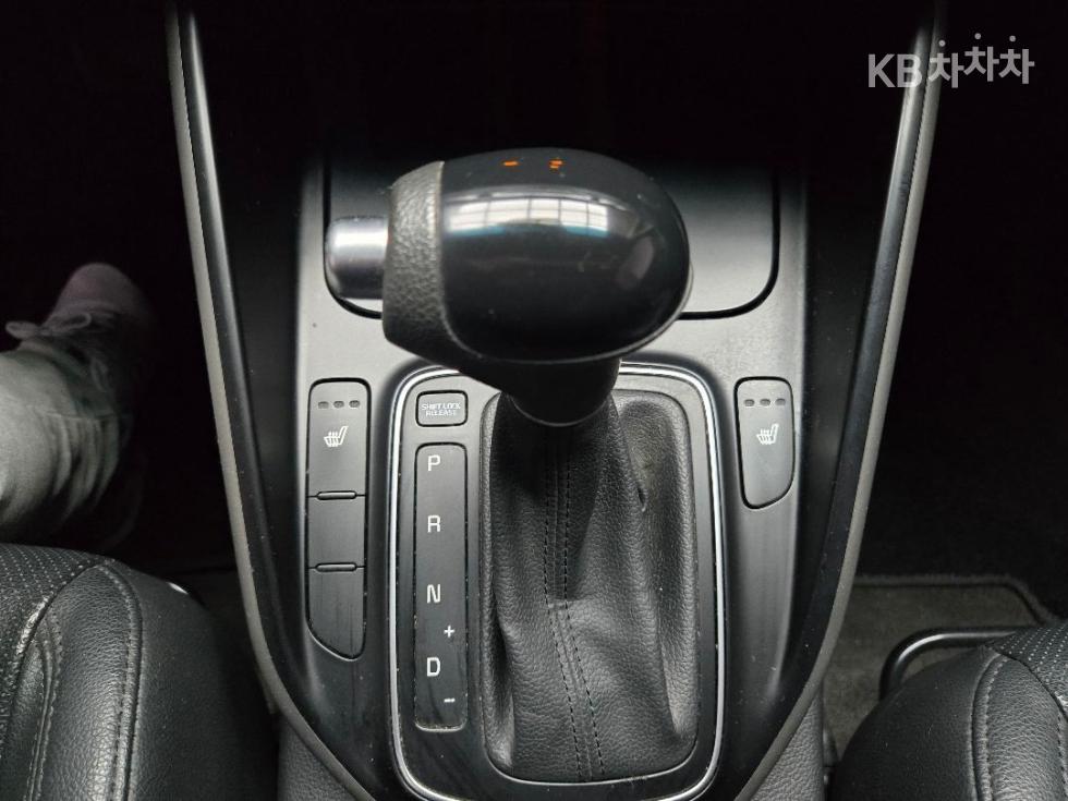 Kia Carens — miniaturë 13
