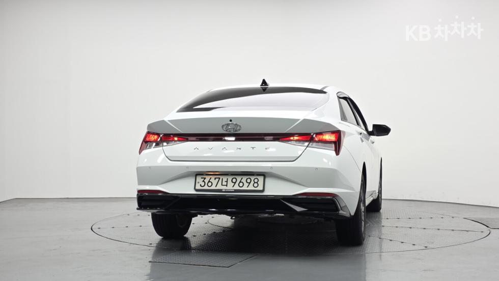 Hyundai Avante — фото 4