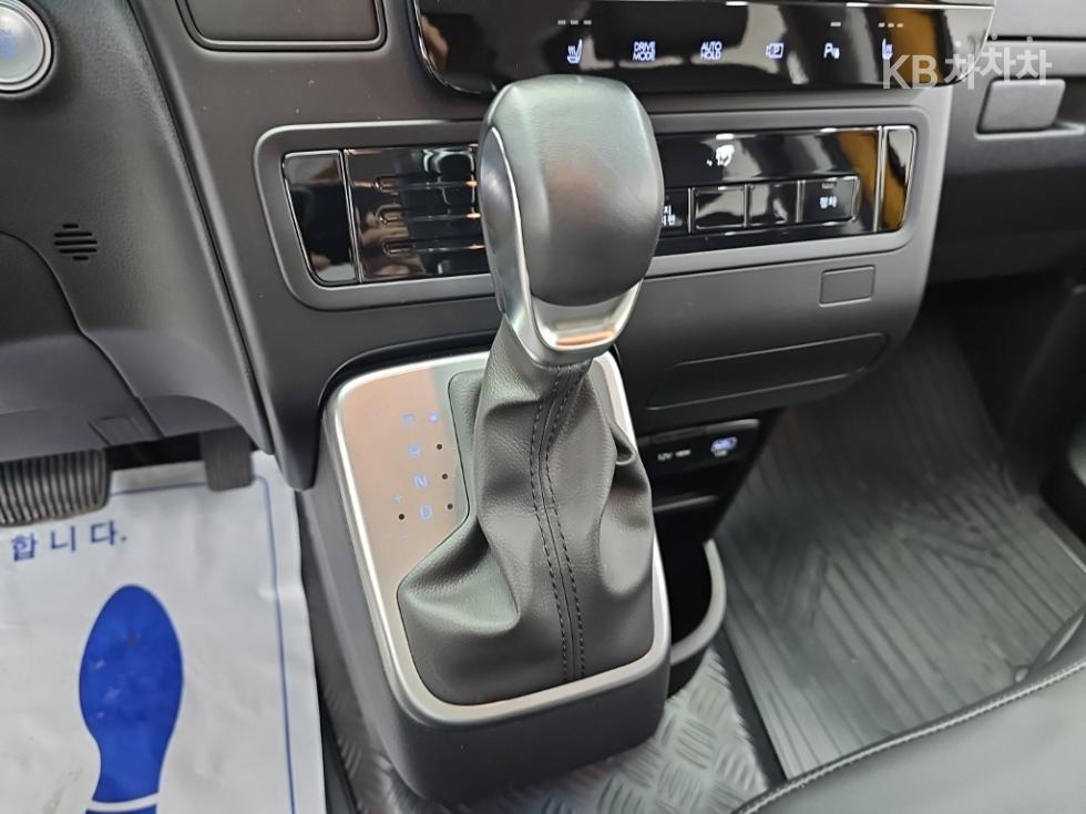 Hyundai Staria — miniaturë 8