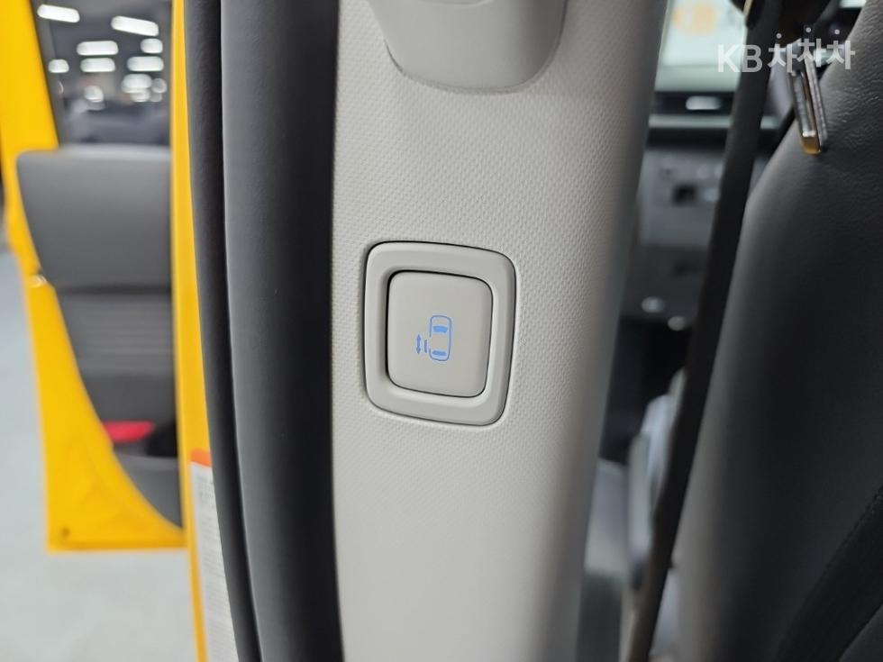 Hyundai Staria — miniaturë 15