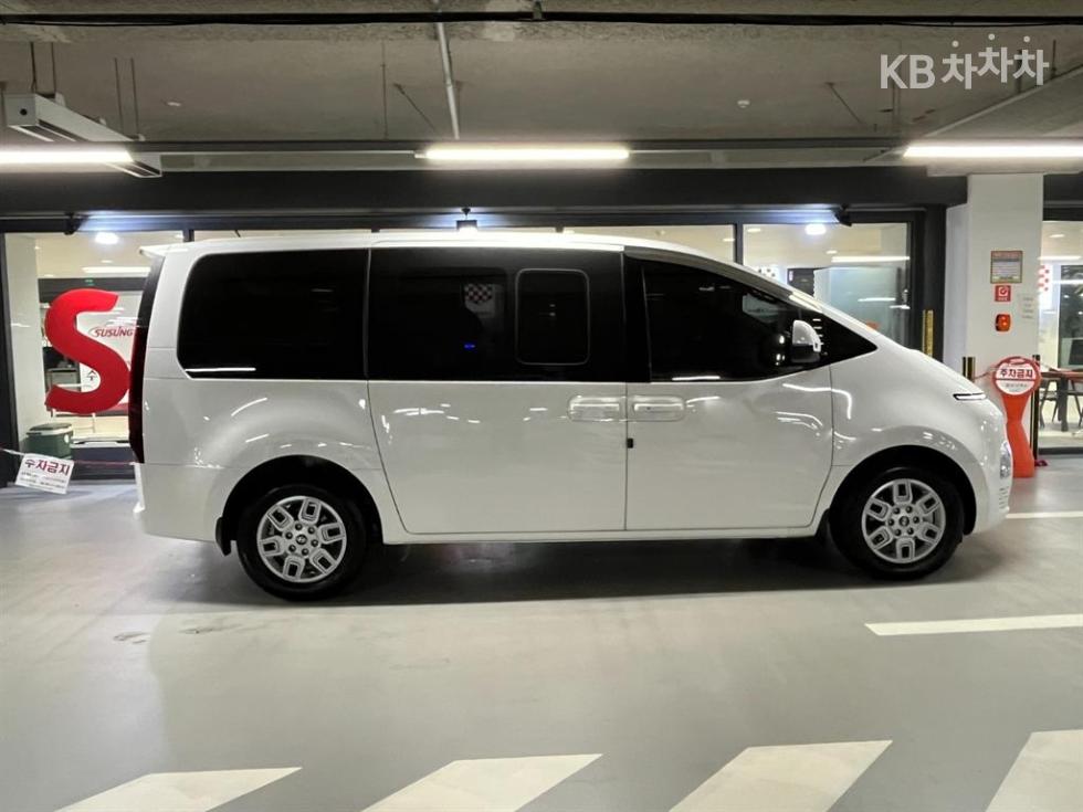 Hyundai Staria — фото 3