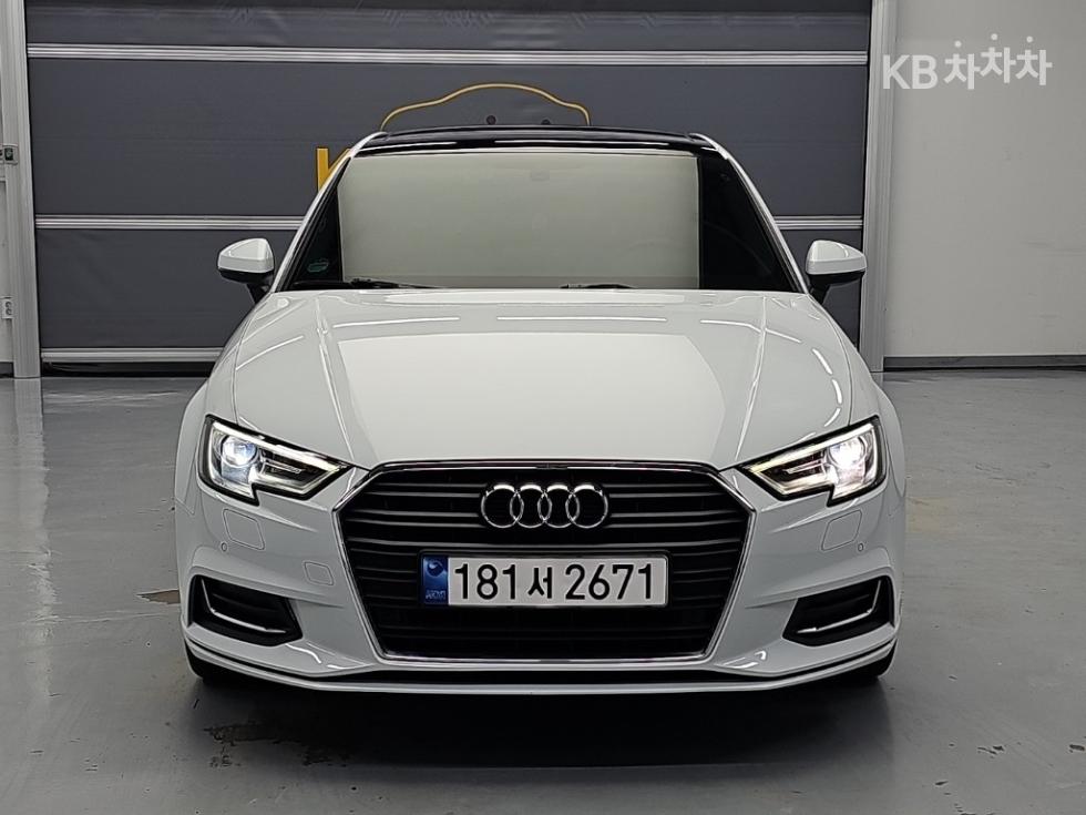 Audi A3 8V — фото 2