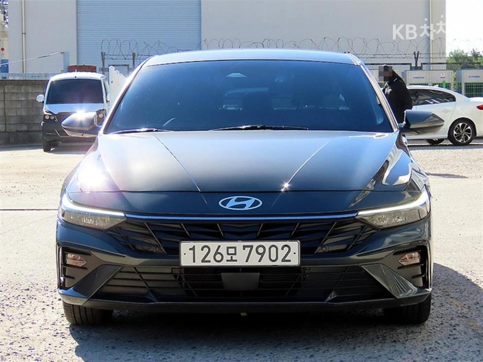 Hyundai Avante — фото 1