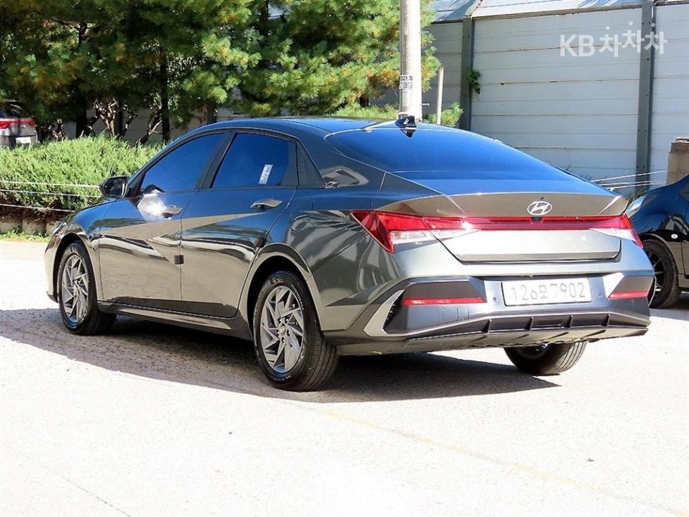 Hyundai Avante — фото 3