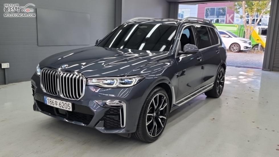 BMW X7 M Sport — фото 1