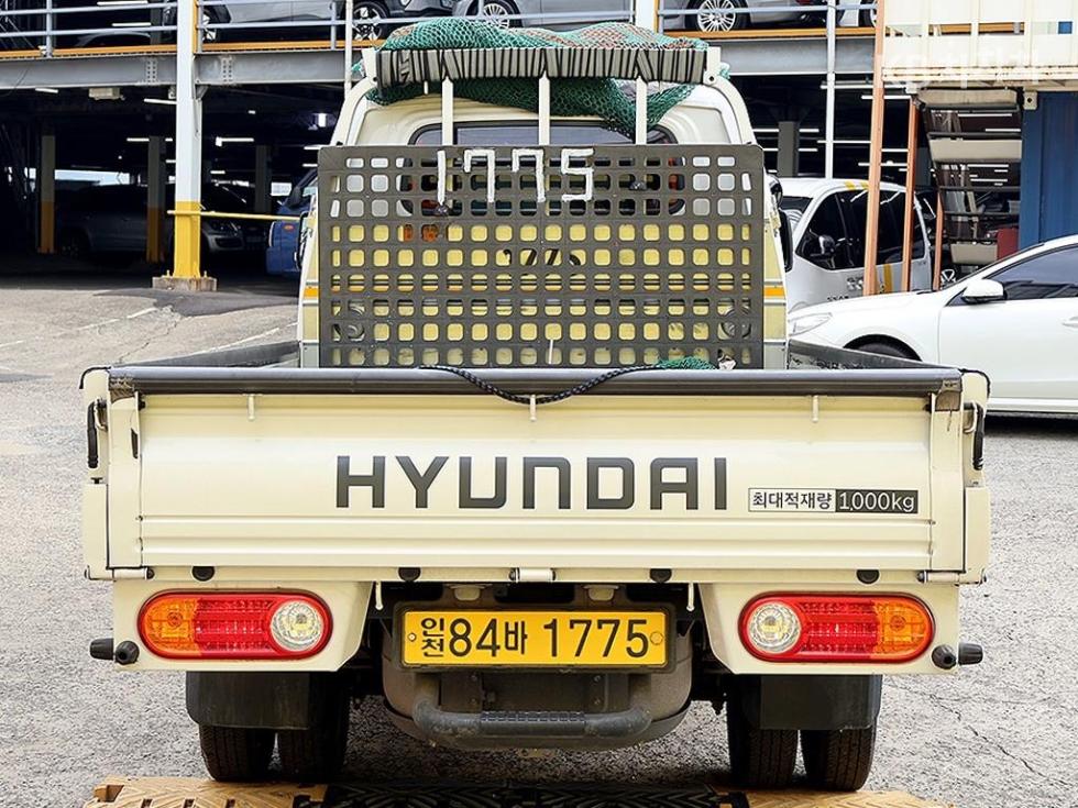 Hyundai Premium — фото 3